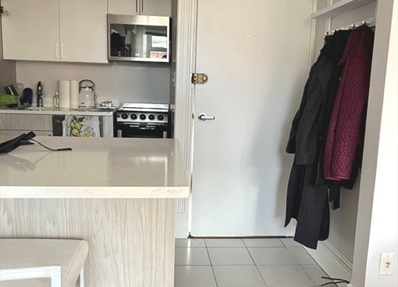 1 bed, 1 bath, 550 sqft, $3,500, Unit 5