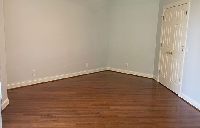 1 bed, 1 bath, $1,200