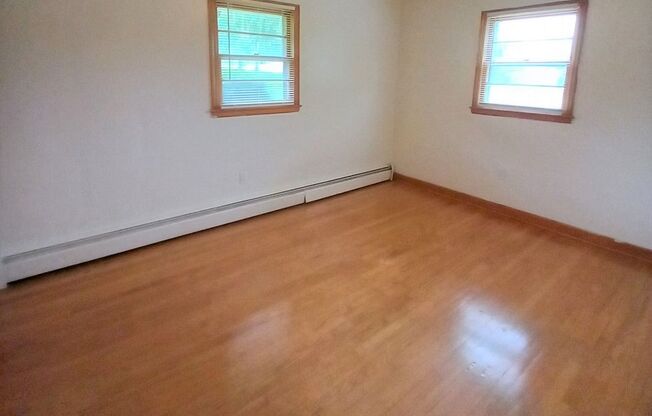 2 beds, 1 bath, 903 sqft, $1,290, Unit A-1