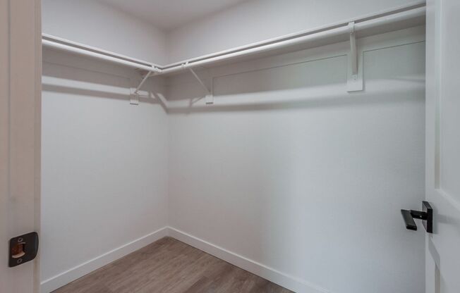 3 beds, 2 baths, 970 sqft, $3,495, Unit 4880-1