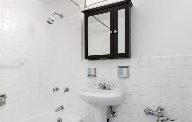 1 bed, 1 bath, 601 sqft, $2,200, Unit 603