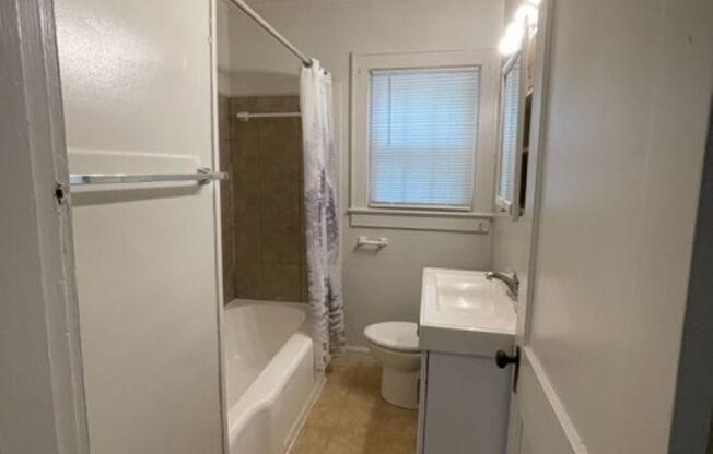 2 beds, 1 bath, $1,650