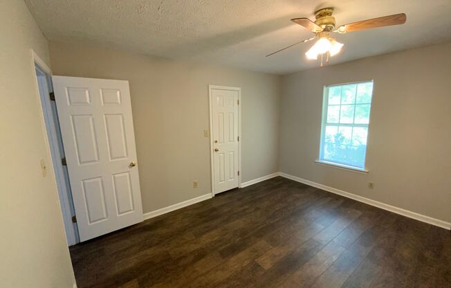 2 beds, 1.5 baths, $995