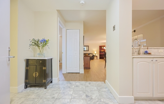 1 bed, 1 bath, 709 sqft, $2,900, Unit 212