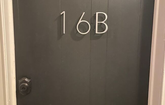 Long Term Rental in the Heart of Downtown!