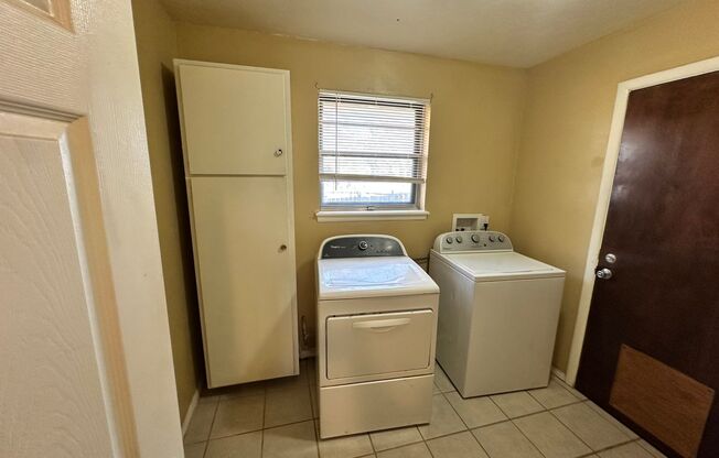 2 beds, 2 baths, $1,095