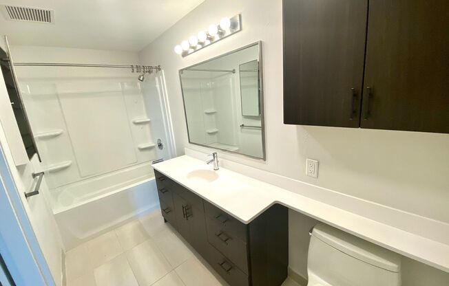 2 beds, 1 bath, 835 sqft, $2,295, Unit Unit 205