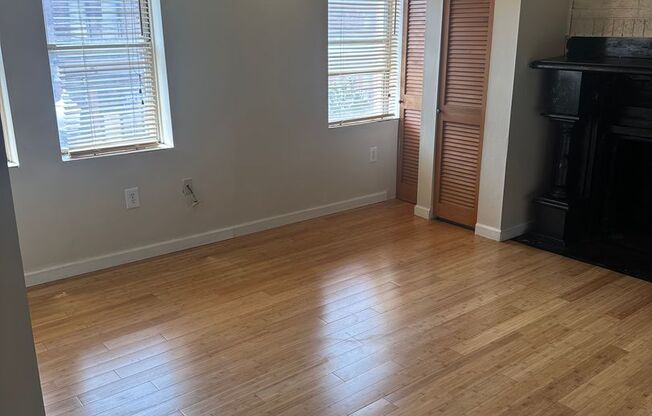 2017 E carson st