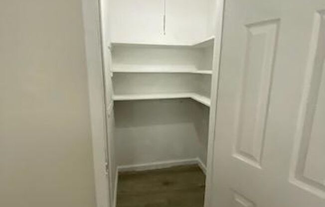 2 beds, 1 bath, 722 sqft, $1,400, Unit C-41