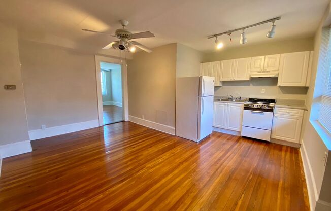 1 bed, 1 bath, 550 sqft, $1,600, Unit 963-415