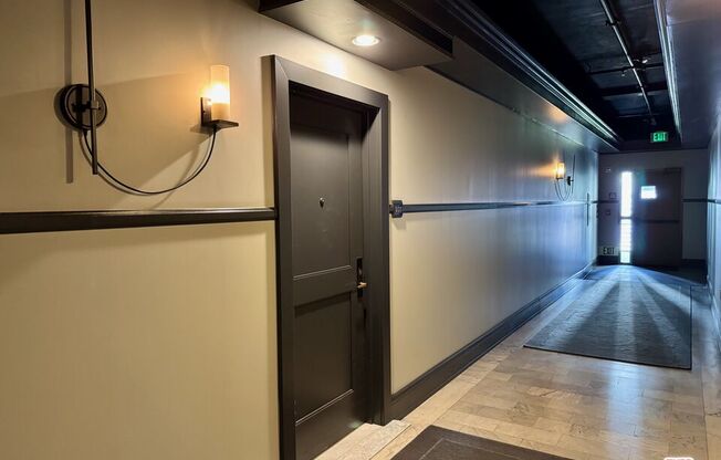 1 bed, 1 bath, 810 sqft, $2,500, Unit 301