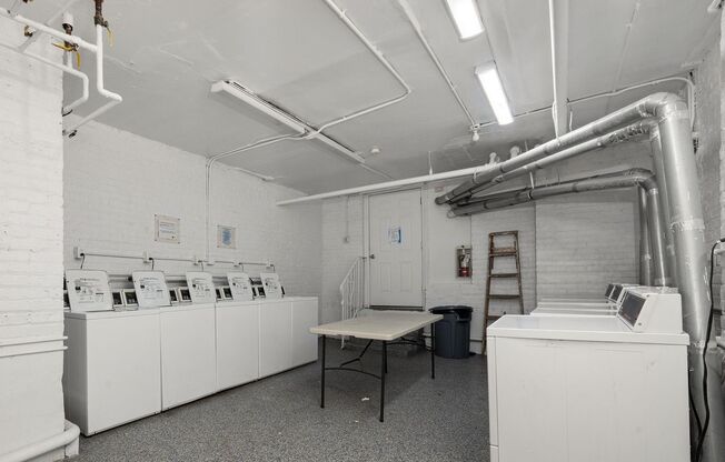 2 beds, 1 bath, 720 sqft, $1,695, Unit 1540-1M