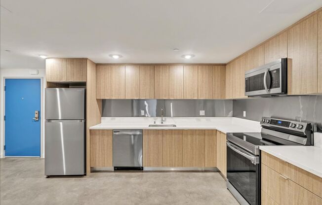 2 beds, 2 baths, 803 sqft, $2,995, Unit 215