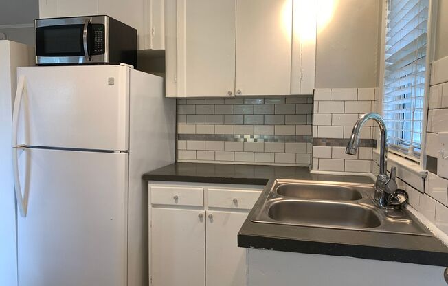 1 bed, 1 bath, 500 sqft, $995, Unit Unit B