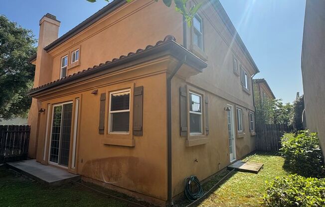 Monrovia 3beds 2.5 bath PUD for lease