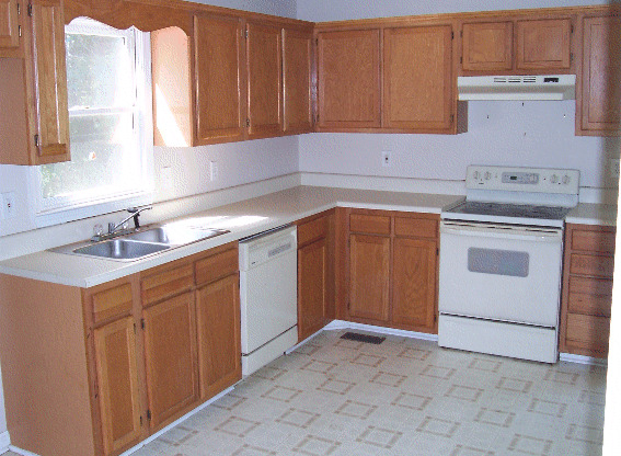 NEWNAN- 140 Mallard Dr 3 bedroom on large lot