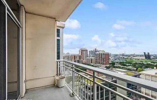 1 bed, 1 bath, $2,350, Unit UNIT 1812