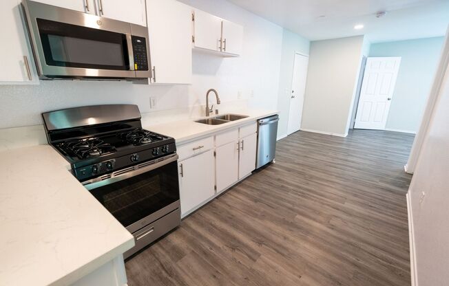 2 beds, 1 bath, 1,000 sqft, $2,098, Unit 201
