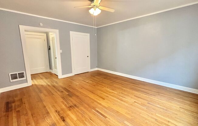 Studio, 1 bath, 305 sqft, $1,015, Unit 407
