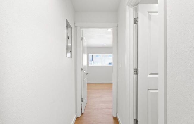 1 bed, 1 bath, 650 sqft, $1,200, Unit 1919 F