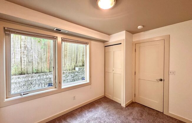 Convenient Northgate 3B Townhome