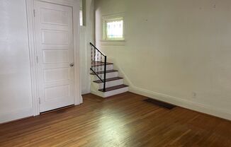 3 beds, 1 bath, $1,100