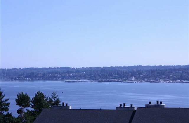 2 Bedroom Condo At Sunn Fjord Condominiums / HALF OFF FIRST MONTHS RENT!!!