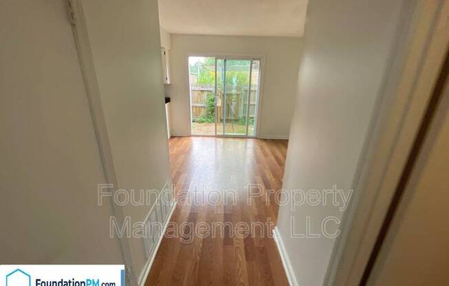 2 beds, 1.5 baths, 1,100 sqft, $925