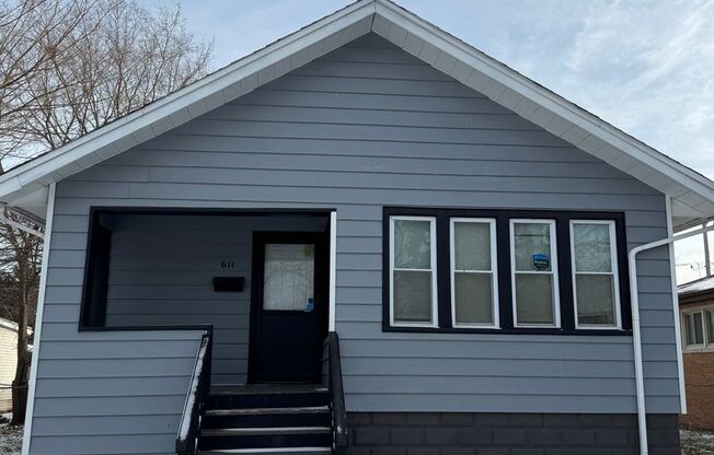 3 Bedroom 2 Bathroom House in Calumet City !!!! A MUST SEE!