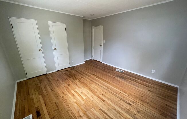 3 beds, 1 bath, $1,349