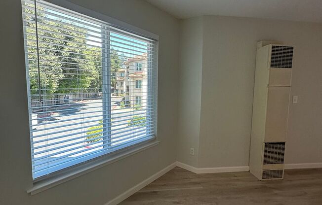 1 bed, 1 bath, $2,050, Unit 127D