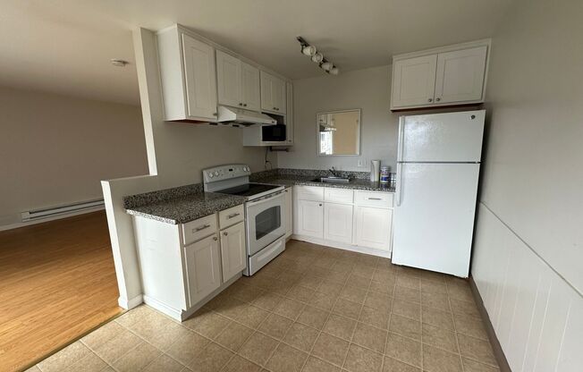 1610 Cloverdale Lane