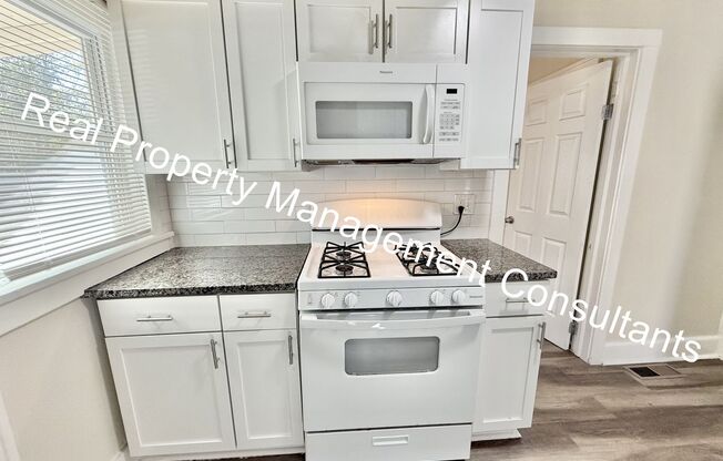 2 beds, 1 bath, $1,050