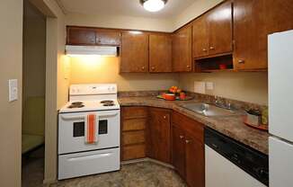 Model Suite Kitchen at Water's Edge Apartments in Euclid OH