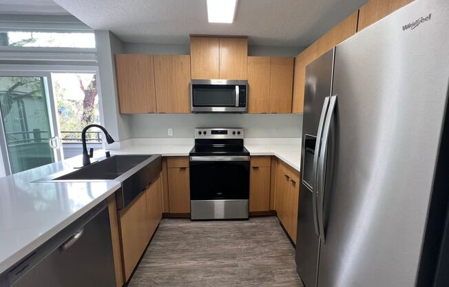 2 beds, 2 baths, 841 sqft, $2,850, Unit E031