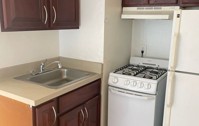 Studio, 1 bath, 400 sqft, $1,200, Unit 1020