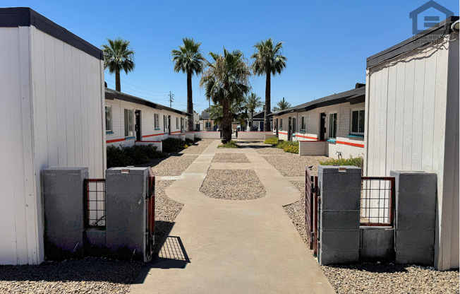 2 beds, 1 bath, 650 sqft, $1,099, Unit 1336 E Willetta St Unit 9