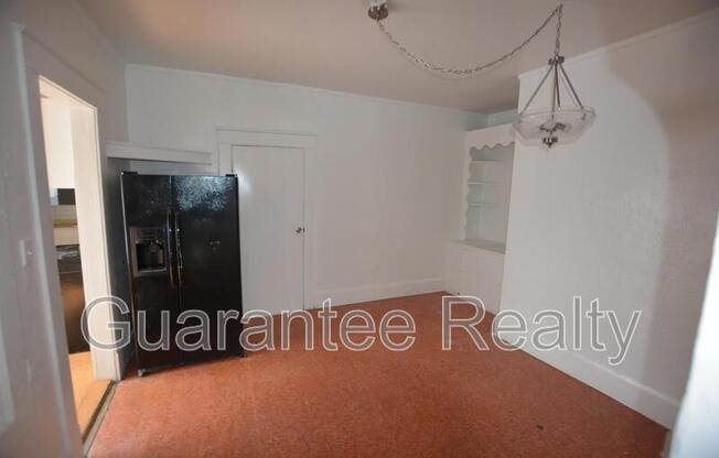 811 E MAIN ST