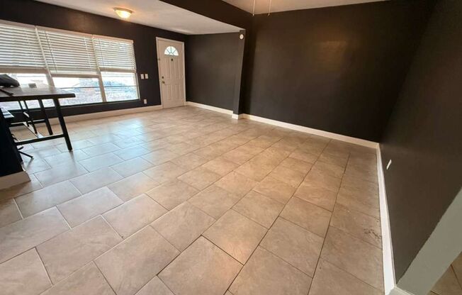Updated 4/2 Ready for Immediate Move-In