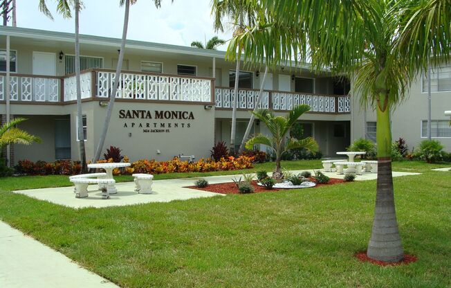 Santa Monica Apartments
