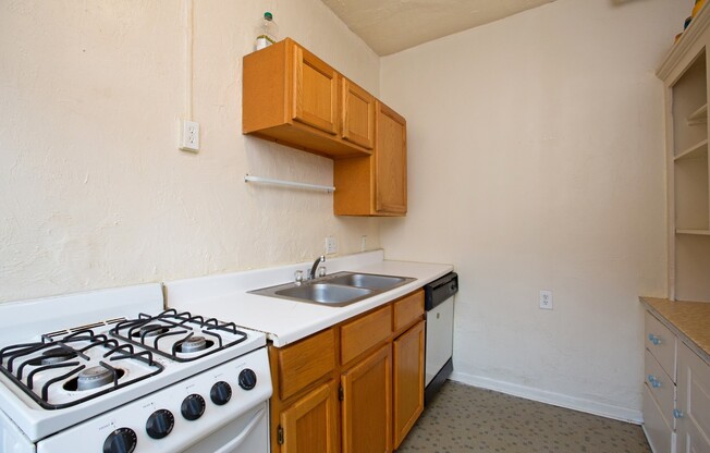 2 beds, 1 bath, 900 sqft, $1,225, Unit 307-45