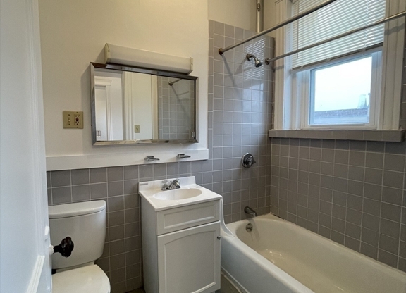 Studio, 1 bath, 475 sqft, $2,400, Unit 54