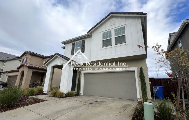 Beautiful Newer Folsom 4bd/2.5ba