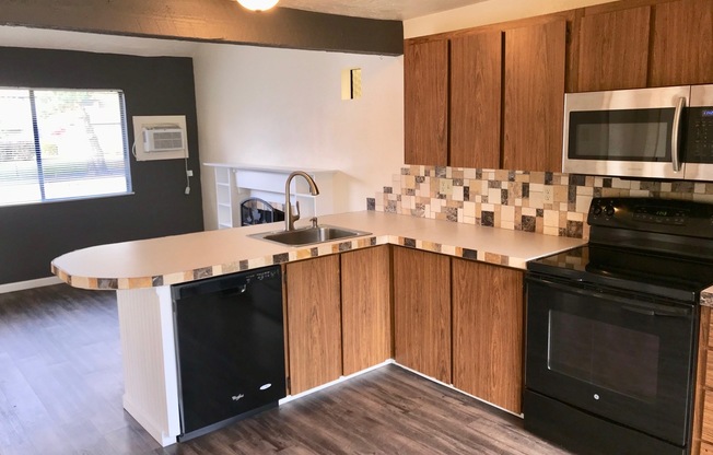 2 beds, 1 bath, 820 sqft, $1,525, Unit 1647A