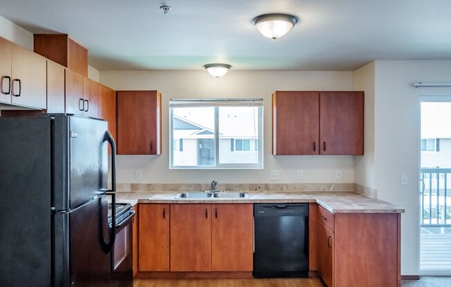 2 beds, 2 baths, $1,395, Unit 4410-203