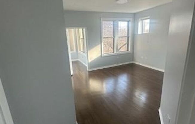 3 beds, 2 baths, $1,750, Unit Unit 3B