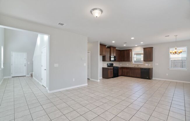 207 Wainscot Oak Way, San Marcos, Texas 78666