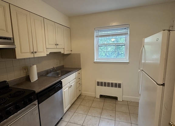 7 CHARLESBANK RD
