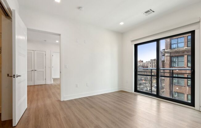 2 beds, 2 baths, 984 sqft, $2,850, Unit 203