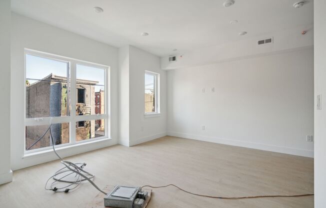 2400 W Montgomery Ave